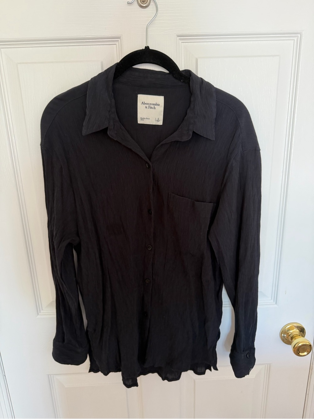 Abercrombie & Fitch Textured Black Gauzy Button-Front Shirt (Small)